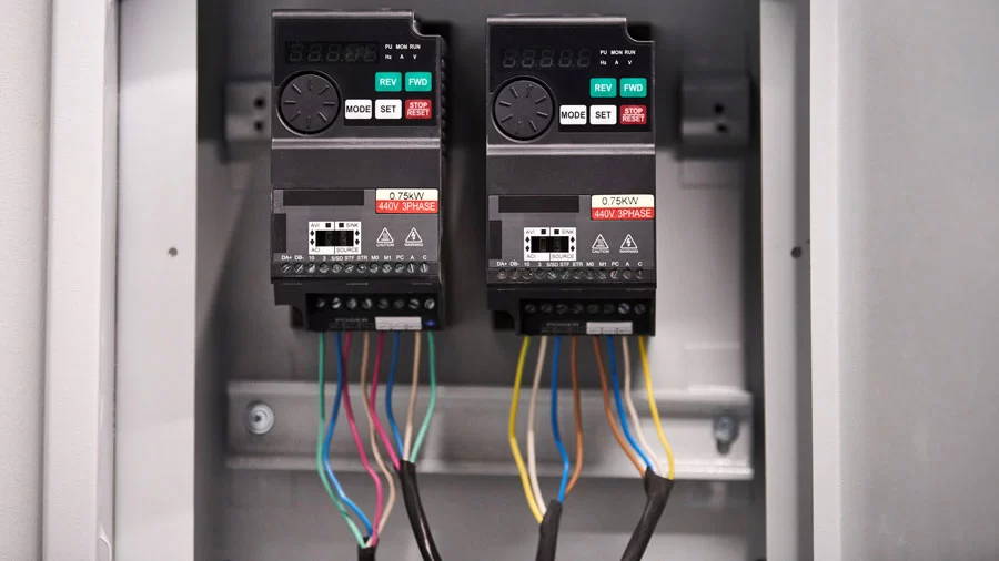 کاربردهای سوئیچینگ ریلی در صنایع مختلف