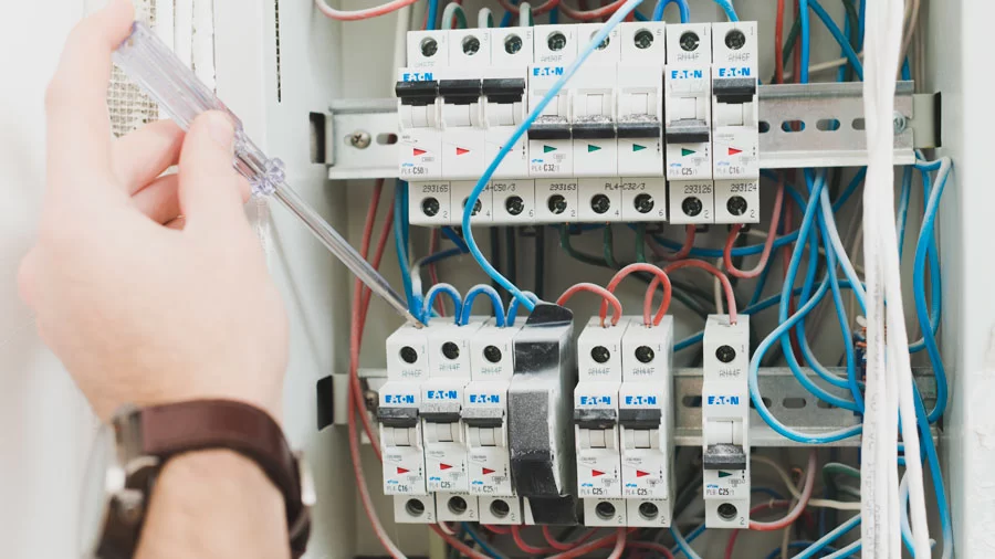 سوئیچینگ ریلی در مدارها